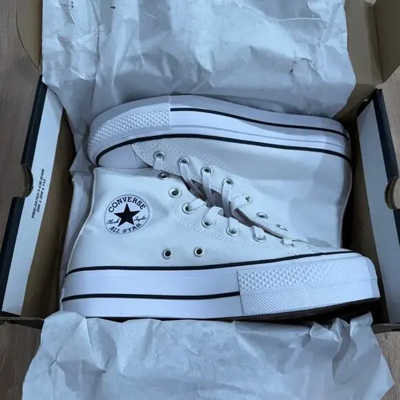 NIB • Chuck Taylor All Star Lift Platform Canvas Size: 7.5 - Picture 4 of 5
